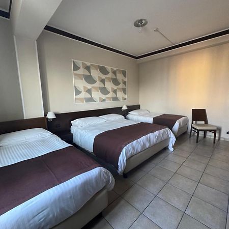 Hotel Vittoria Rosarno Bagian luar foto