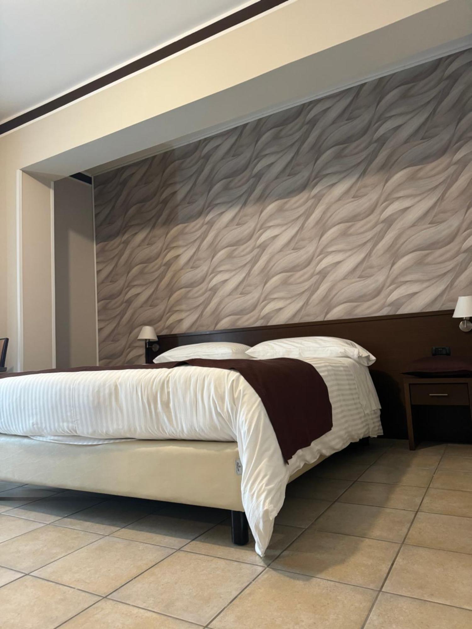 Hotel Vittoria Rosarno Bagian luar foto