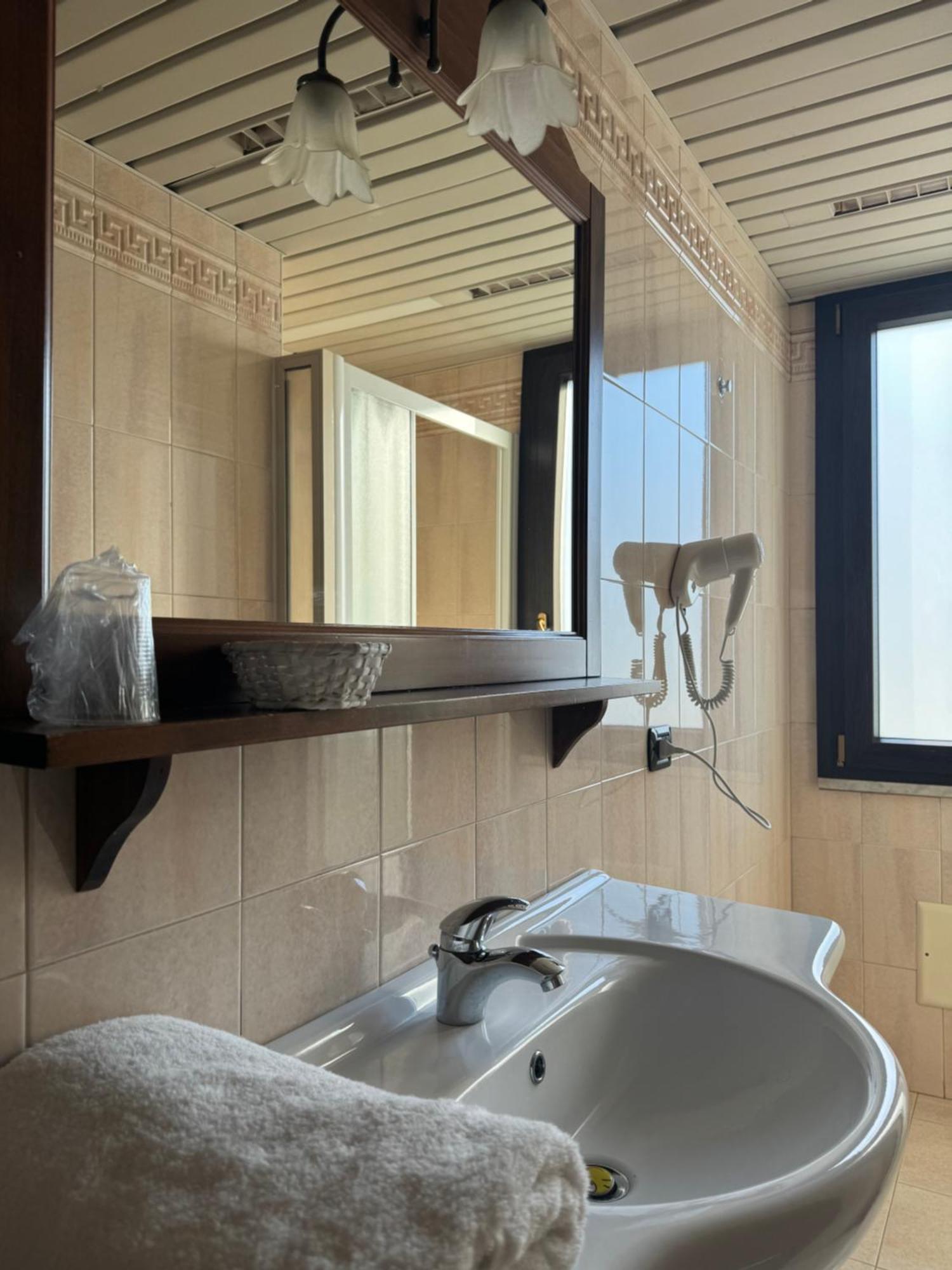 Hotel Vittoria Rosarno Bagian luar foto